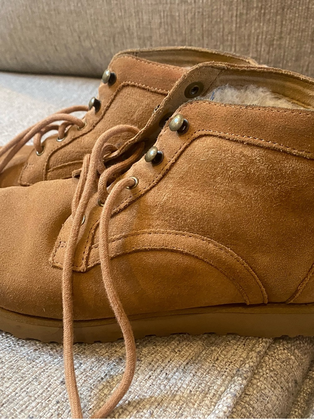 UGG Suede Chukka Boots in Chestnut
